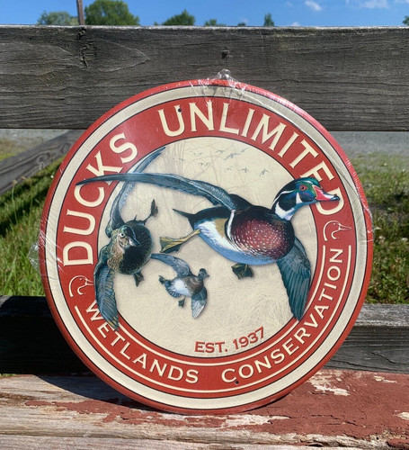 Ducks unlimited hunting tin - ducks,